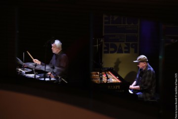 Chris Abrahams: piano - Lloyd Swanton: double bass - Tony Buck: drums