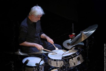 Chris Abrahams: piano - Lloyd Swanton: double bass - Tony Buck: drums