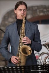 Mossa, 25-10-2021 - JAZZ&WINE OF PEACE 2021 - Circolo Culturale  Controtempo  - Villa Villa Codelli - THERE BE MONSTERS - Boštjan Simon: tenor and soprano saxophones;
Mirko Cisilino: trumpet;
Luigi Vitale: vibraphone;
Goran Krmac: tuba;
Bojan Krhlanko: drums - Foto © 2021 Luca d’Agostino / Phocus Agency