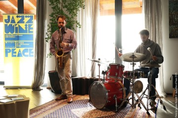 Andrej Thompson: sax - Žiga Ipavec: drums