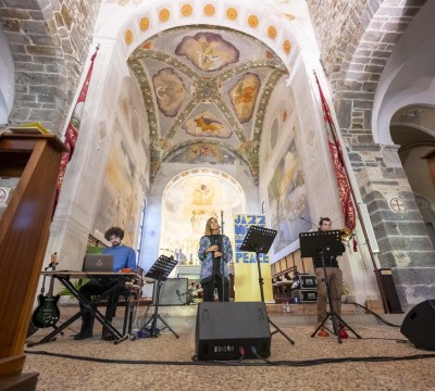 Valentina Fin “Cohors”: voice - Marcello Abate: guitar - Federico Pierantoni: trombone