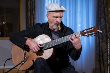 Wolfgang Muthspiel: guitar