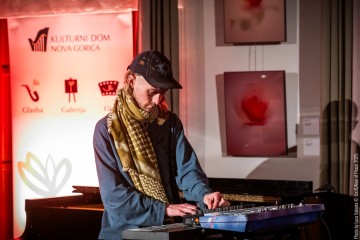 Otis Sandsjö: sax - Dan Nicholls: synths - Petter Eldh: electric bass, moog – Jamie Peet: drums