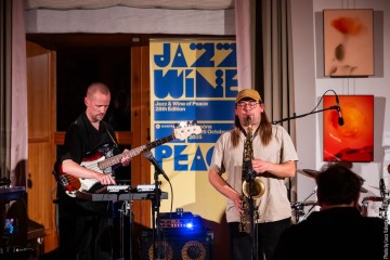 Otis Sandsjö: sax - Dan Nicholls: synths - Petter Eldh: electric bass, moog – Jamie Peet: drums