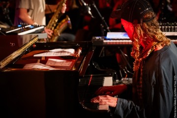 Otis Sandsjö: sax - Dan Nicholls: synths - Petter Eldh: electric bass, moog – Jamie Peet: drums